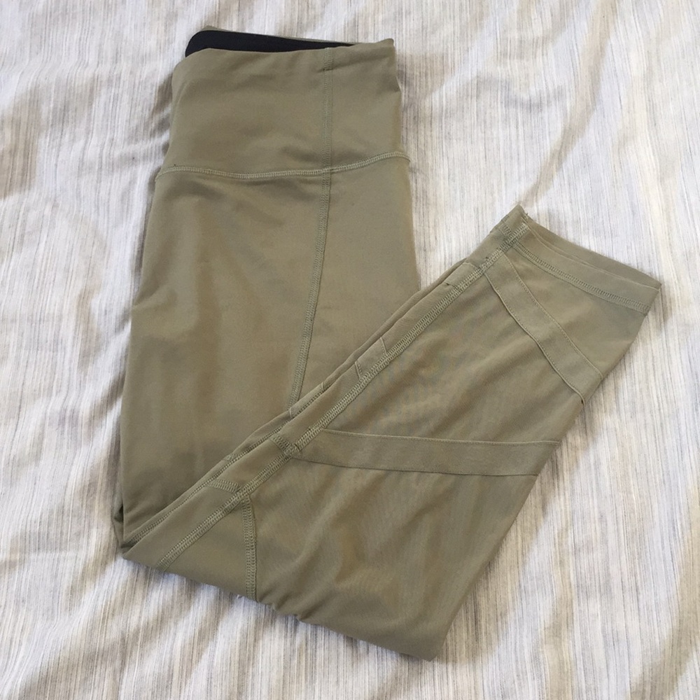 Victoria’s Secret Capri leggings - Olive green